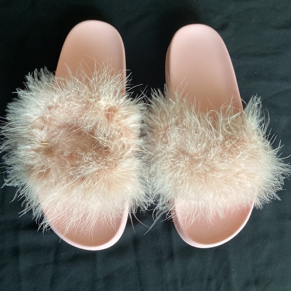 NWT Pink Feather Sliders - Picture 3 of 4